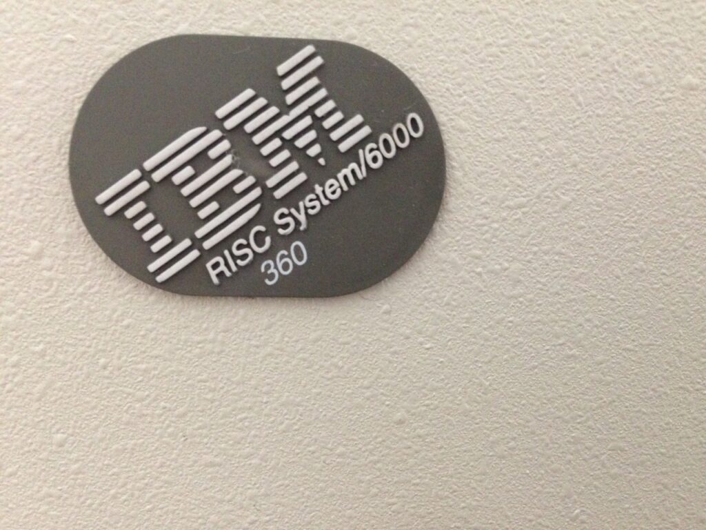 Gehäuselogo "IBM RISC System/6000 360"